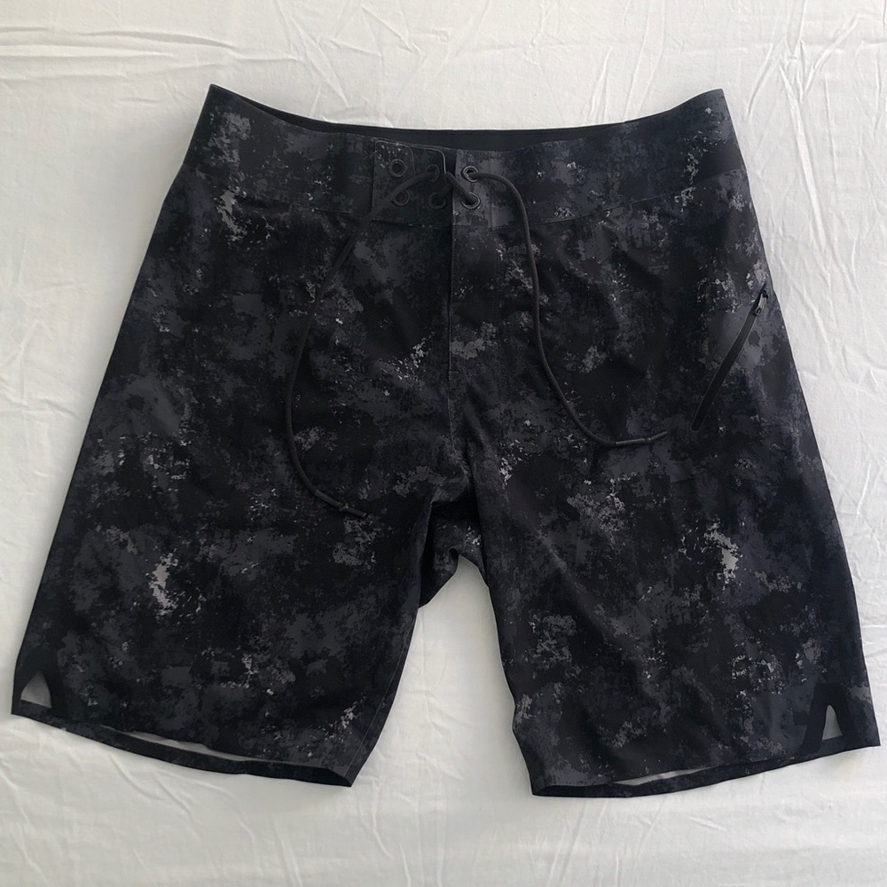 Men's Lululemon Board Swim Shorts
